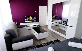 Cosmopolitan Apartman